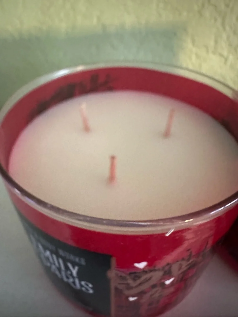 Bath & Body Works Emily in Paris Jar Candle X2
VERY HTF - Picture 4 of 5